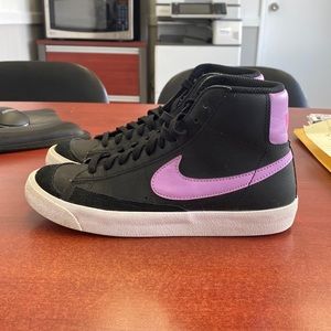 Kids Nike Blazers size 5.5 black/purple